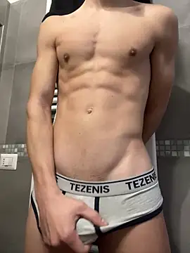 Snapshot of EmanuelMCL chatting on 01-19-25, 01:44 EmanuelMCL online show from 01-19-25, 01:44