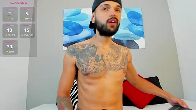 Snapshot of Emilio_Wolf chatting on 02-11-25, 09:35 Emilio Wolf online show from 02-11-25, 09:35