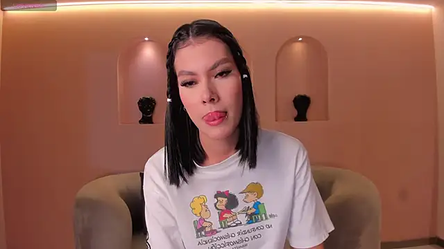 NiaSalvatore online show from 09-24-25, 06:22