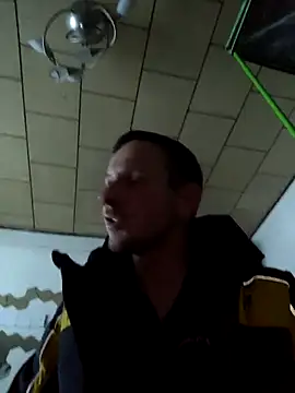 Snapshot of Geiler_Staender chatting on 01-12-26, 03:06 Geiler Staender online show from 01-12-26, 03:06