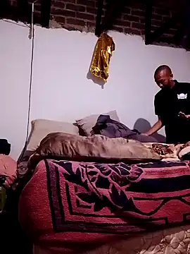 KMbesxxx online show from 10-18-25, 09:26