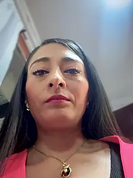 BELLA--26 online show from 10-10-25, 01:54