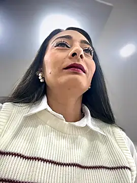 BELLA--26 online show from 12-02-25, 01:50