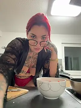 Snapshot of Mia-Fuchs chatting on 01-06-25, 02:37 Mia-Fuchs online show from 01-06-25, 02:37