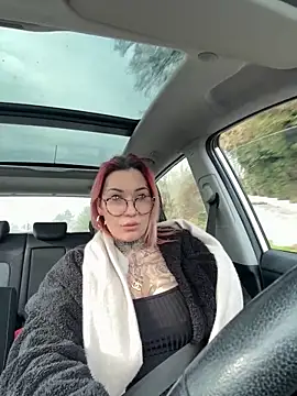 Snapshot of Mia-Fuchs chatting on 03-10-25, 08:15 Mia-Fuchs online show from 03-10-25, 08:15