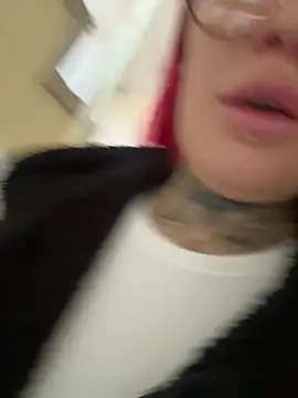 Snapshot of Mia-Fuchs chatting on 01-16-26, 02:43 Mia-Fuchs online show from 01-16-26, 02:43