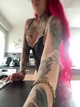 Snapshot of Mia-Fuchs chatting on 02-02-26, 11:09 Mia-Fuchs online show from 02-02-26, 11:09