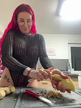 Snapshot of Mia-Fuchs chatting on 02-24-26, 07:56 Mia-Fuchs online show from 02-24-26, 07:56