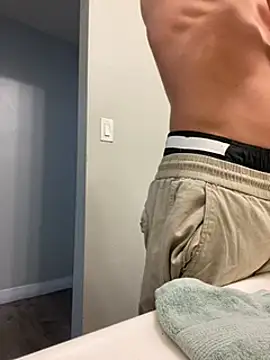 Snapshot of leisurelycriminal chatting on 03-21-25, 04:51 leisurelycriminal online show from 03-21-25, 04:51