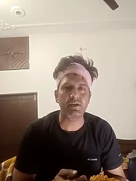 Snapshot of MAGNETICDADDY8 chatting on 03-17-25, 06:32 MAGNETICDADDY8 online show from 03-17-25, 06:32