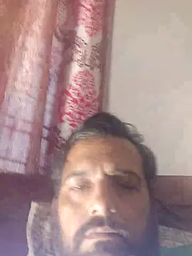 Snapshot of MAGNETICDADDY8 chatting on 12-01-25, 02:49 MAGNETICDADDY8 online show from 12-01-25, 02:49