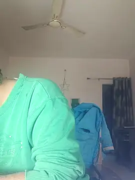 Snapshot of MAGNETICDADDY8 chatting on 01-13-26, 10:31 MAGNETICDADDY8 online show from 01-13-26, 10:31