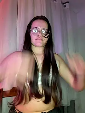 Snapshot of camillebr chatting on 05-20-26, 11:33 camillebr online show from 05-20-26, 11:33