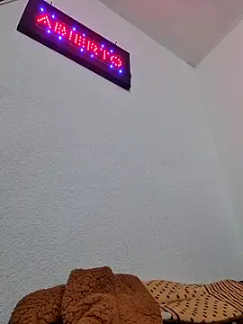 Snapshot of VDorseJHill6 chatting on 03-04-26, 05:35 VDorseJHill6 online show from 03-04-26, 05:35