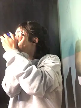 Snapshot of NickiYoung chatting on 01-10-25, 05:58 NickiYoung online show from 01-10-25, 05:58