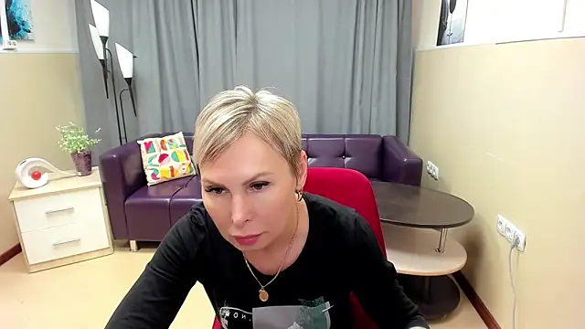 Snapshot of Hot_stuff6 chatting on 01-08-25, 10:04 Hot stuff6 online show from 01-08-25, 10:04