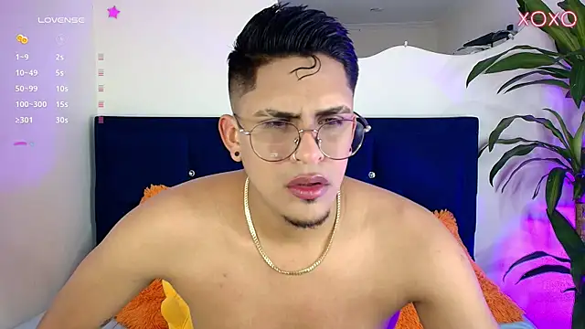 Snapshot of twinkmilk_ chatting on 01-20-25, 12:07 twinkmilk online show from 01-20-25, 12:07