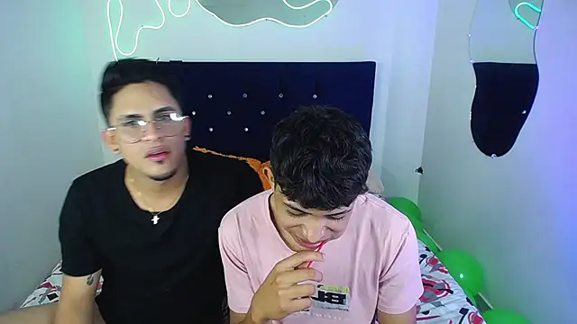 Snapshot of twinkmilk_ chatting on 01-29-25, 01:58 twinkmilk online show from 01-29-25, 01:58