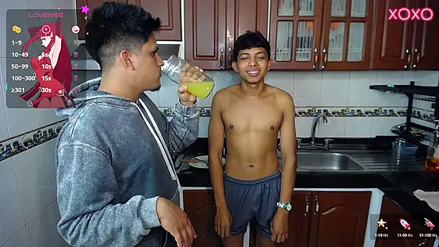 Snapshot of twinkmilk_ chatting on 02-13-25, 03:35 twinkmilk online show from 02-13-25, 03:35