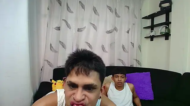 Snapshot of twinkmilk_ chatting on 02-15-25, 12:01 twinkmilk online show from 02-15-25, 12:01