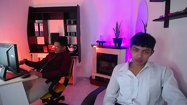 Snapshot of twinkmilk_ chatting on 02-27-25, 11:52 twinkmilk online show from 02-27-25, 11:52