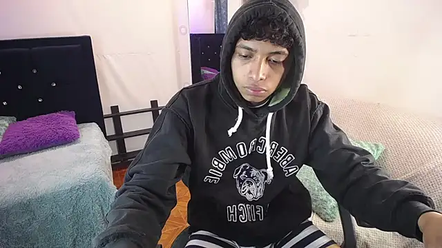 Snapshot of twinkmilk_ chatting on 03-07-25, 04:13 twinkmilk online show from 03-07-25, 04:13