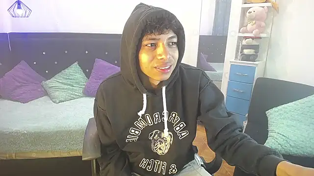 Snapshot of twinkmilk_ chatting on 03-07-25, 02:12 twinkmilk online show from 03-07-25, 02:12