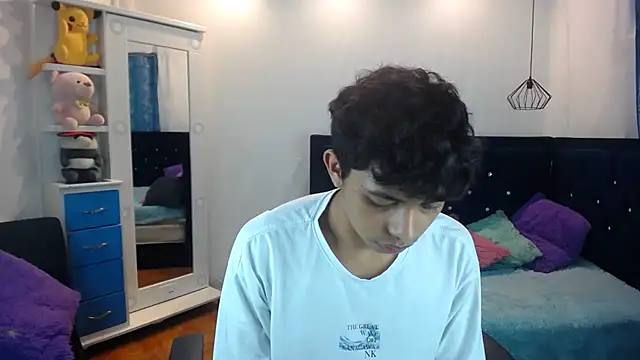 Snapshot of twinkmilk_ chatting on 03-08-25, 09:29 twinkmilk online show from 03-08-25, 09:29