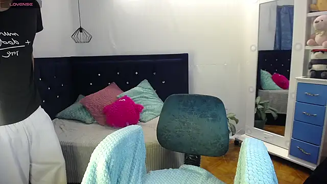 Snapshot of twinkmilk_ chatting on 03-13-25, 12:35 twinkmilk online show from 03-13-25, 12:35