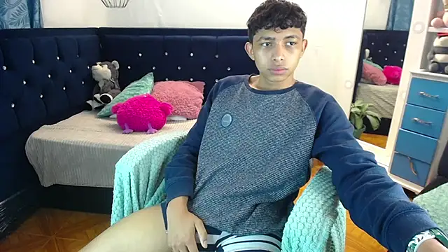 Snapshot of twinkmilk_ chatting on 03-18-25, 09:21 twinkmilk online show from 03-18-25, 09:21