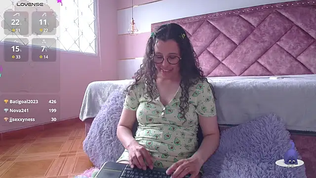Snapshot of Charlotte__Miller chatting on 01-26-25, 10:35 Charlotte Miller online show from 01-26-25, 10:35