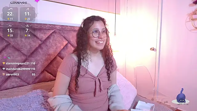 Snapshot of Charlotte__Miller chatting on 02-14-25, 01:13 Charlotte Miller online show from 02-14-25, 01:13