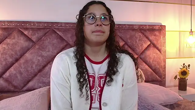 Snapshot of Charlotte__Miller chatting on 03-14-25, 12:07 Charlotte Miller online show from 03-14-25, 12:07