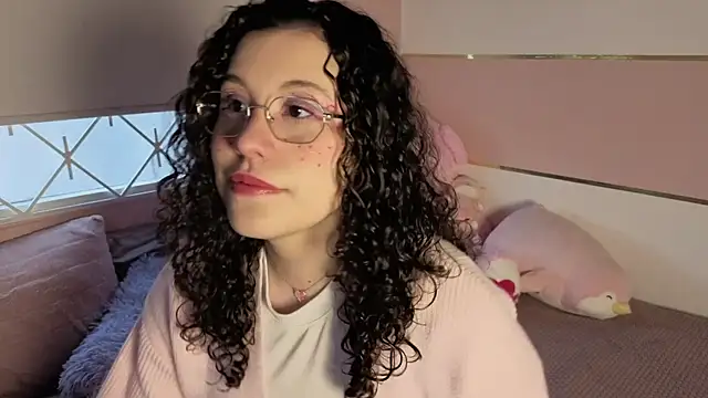 Snapshot of Charlotte__Miller chatting on 09-30-25, 12:10 Charlotte Miller online show from 09-30-25, 12:10