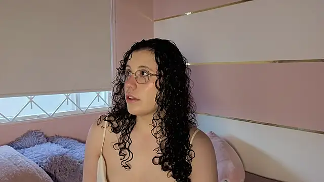 Snapshot of Charlotte__Miller chatting on 10-01-25, 11:27 Charlotte Miller online show from 10-01-25, 11:27