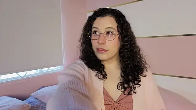 Snapshot of Charlotte__Miller chatting on 10-19-25, 11:44 Charlotte Miller online show from 10-19-25, 11:44