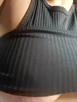 Snapshot of AliceRuivinha2 chatting on 03-07-25, 06:33 AliceRuivinha2 online show from 03-07-25, 06:33