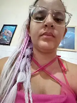 Snapshot of AliceRuivinha2 chatting on 09-11-25, 08:14 AliceRuivinha2 online show from 09-11-25, 08:14