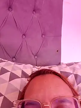 AliceRuivinha2 online show from 07-04-26, 01:39
