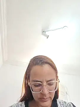 AliceRuivinha2 online show from 07-05-26, 02:35