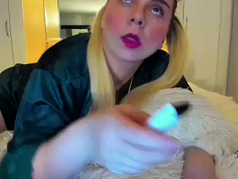 HappyIva online show from 01-14-25, 01:04