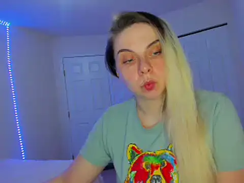 HappyIva online show from 02-25-25, 12:36