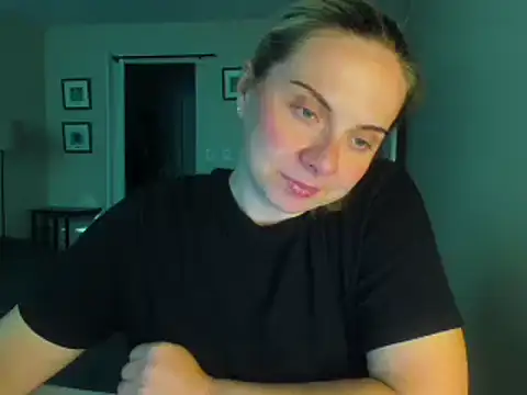 HappyIva online show from 09-24-25, 03:59