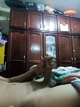 Snapshot of Kekel24cm chatting on 09-25-25, 03:21 Kekel24cm online show from 09-25-25, 03:21