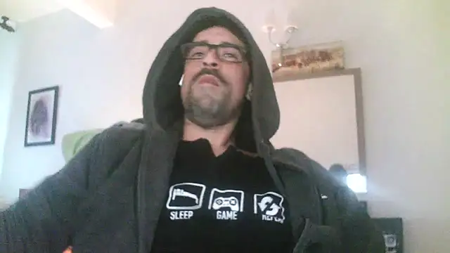 Patrickhound online show from 02-05-25, 04:58