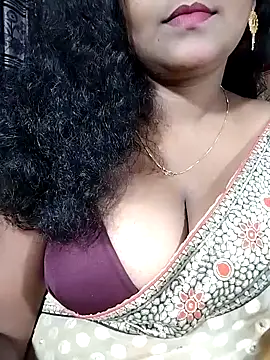 Snapshot of YERY_HOT chatting on 03-23-26, 05:17 YERY HOT online show from 03-23-26, 05:17