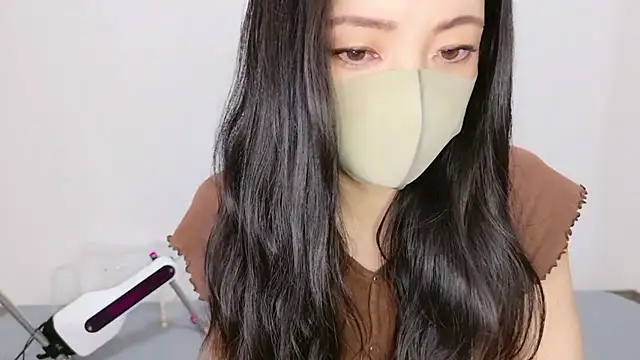 Snapshot of Mary-JP chatting on 05-04-26, 11:50 Mary-JP online show from 05-04-26, 11:50