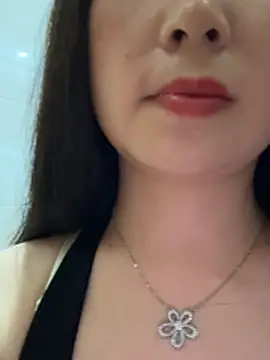 Snapshot of SSSniang- chatting on 05-04-26, 12:45 SSSniang- online show from 05-04-26, 12:45