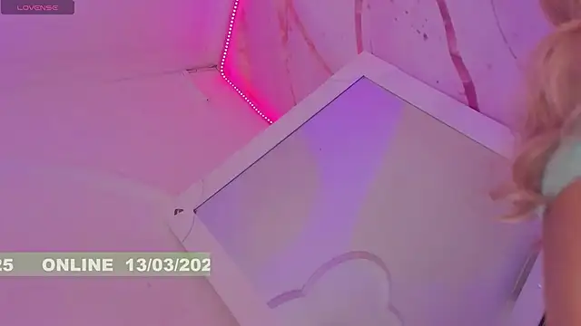 Snapshot of Alice-randy chatting on 03-14-25, 10:50 Alice-randy online show from 03-14-25, 10:50