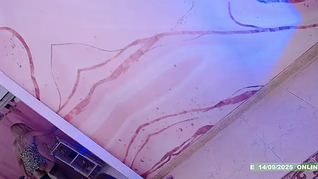 Snapshot of Alice-randy chatting on 09-14-25, 09:03 Alice-randy online show from 09-14-25, 09:03